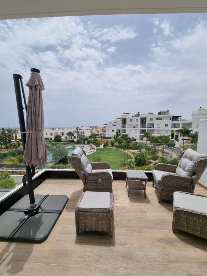 Nice 2 Bedroom Bali Apartment With Sea Views 托雷维耶哈 外观 照片