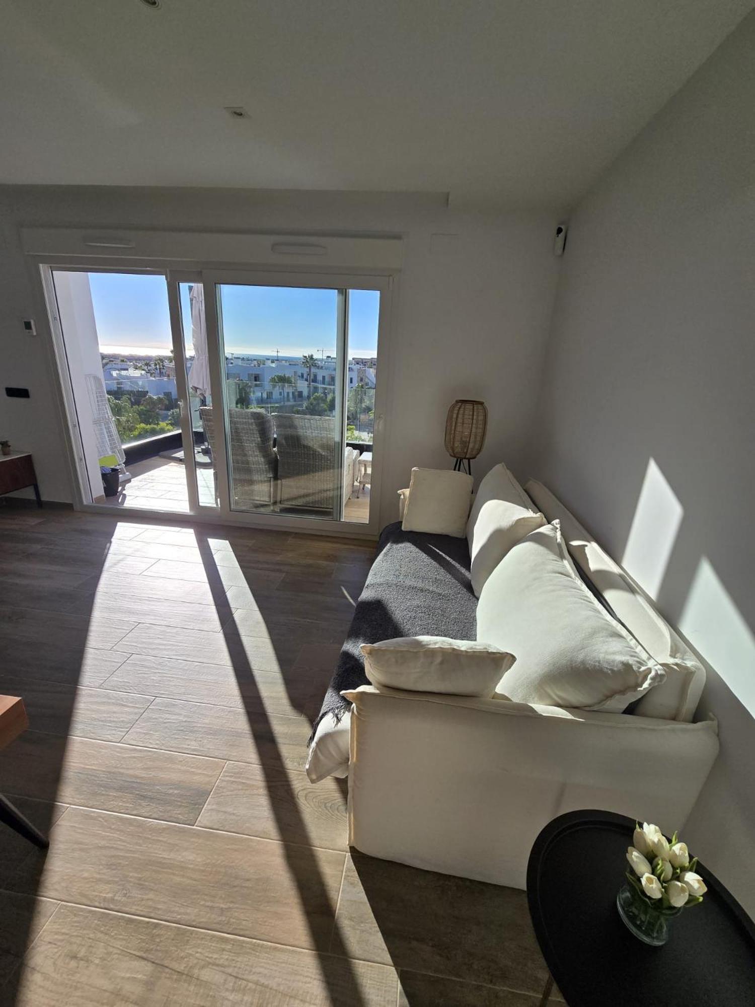 Nice 2 Bedroom Bali Apartment With Sea Views 托雷维耶哈 外观 照片